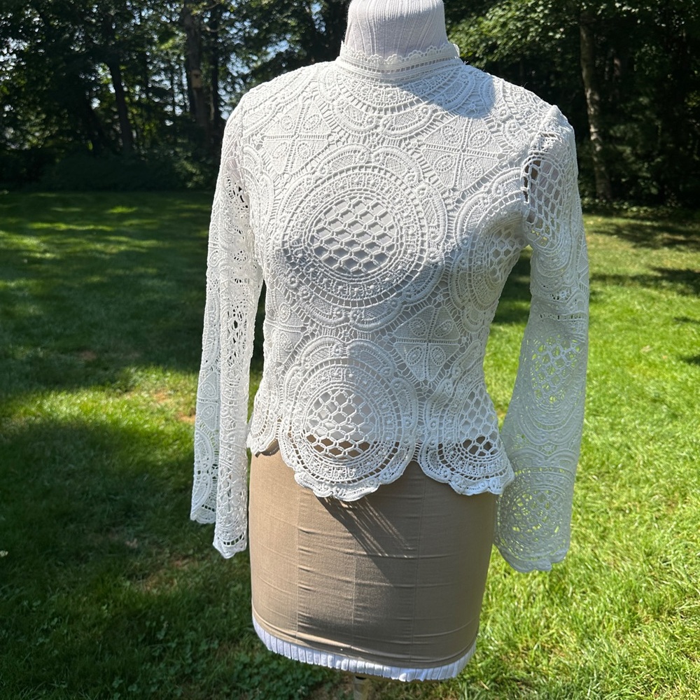 Elegant White Lace Women's Top